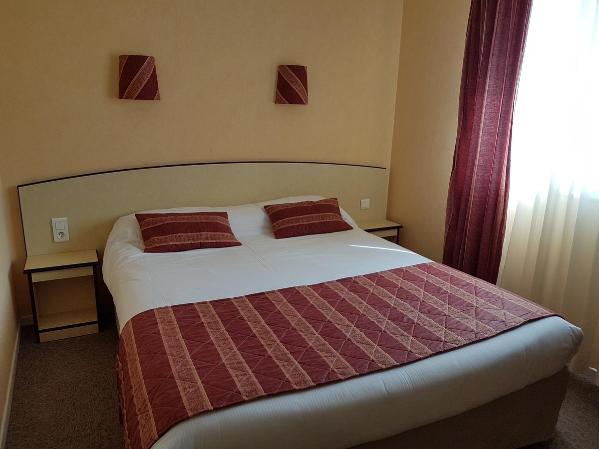 Logis Hotel Le Florina Sainte-Florine エクステリア 写真