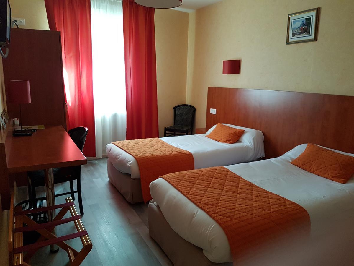 Logis Hotel Le Florina Sainte-Florine エクステリア 写真